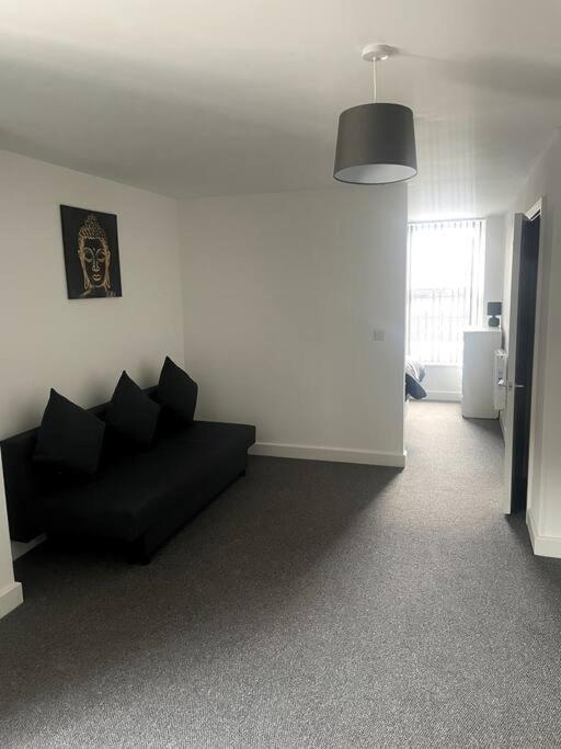 #6Bs 1 Bed Serviced Apartment Дарби Екстериор снимка