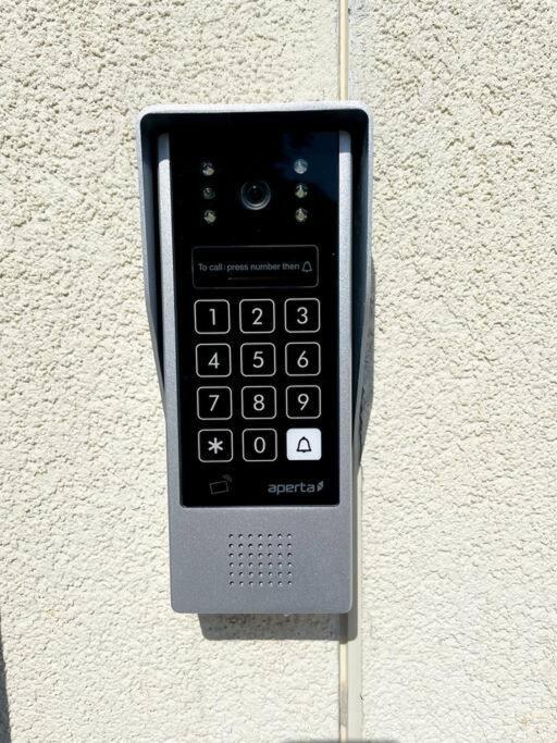 #6Bs 1 Bed Serviced Apartment Дарби Екстериор снимка