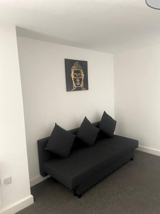 #6Bs 1 Bed Serviced Apartment Дарби Екстериор снимка
